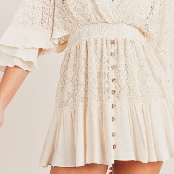 Bohemian Stye Laced Romper - Picture 4 of 7